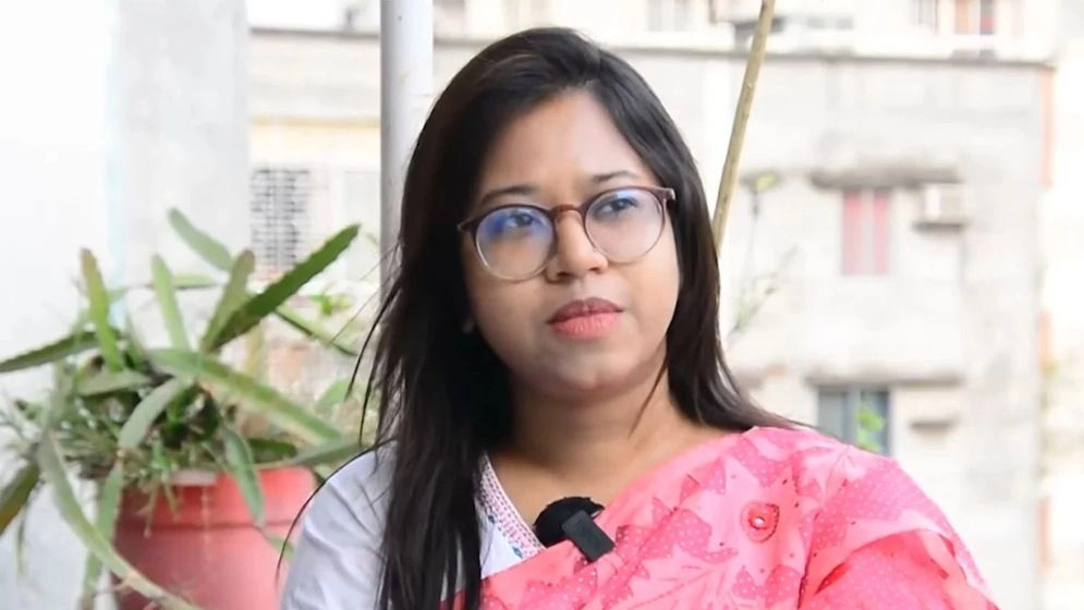 মনোনয়নপত্র বাতিল মনিরা শারমিনের