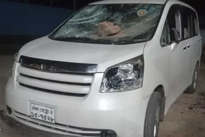 নেত্রকোনায় জামায়াত এমপি অবরুদ্ধ-গাড়ি ভাঙচুর, গ্রেফতার ৯