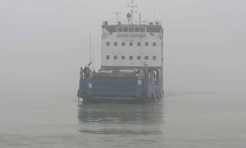 দৌলতদিয়া-পাটুরিয়া রুটে ফেরি চলাচল বন্ধ