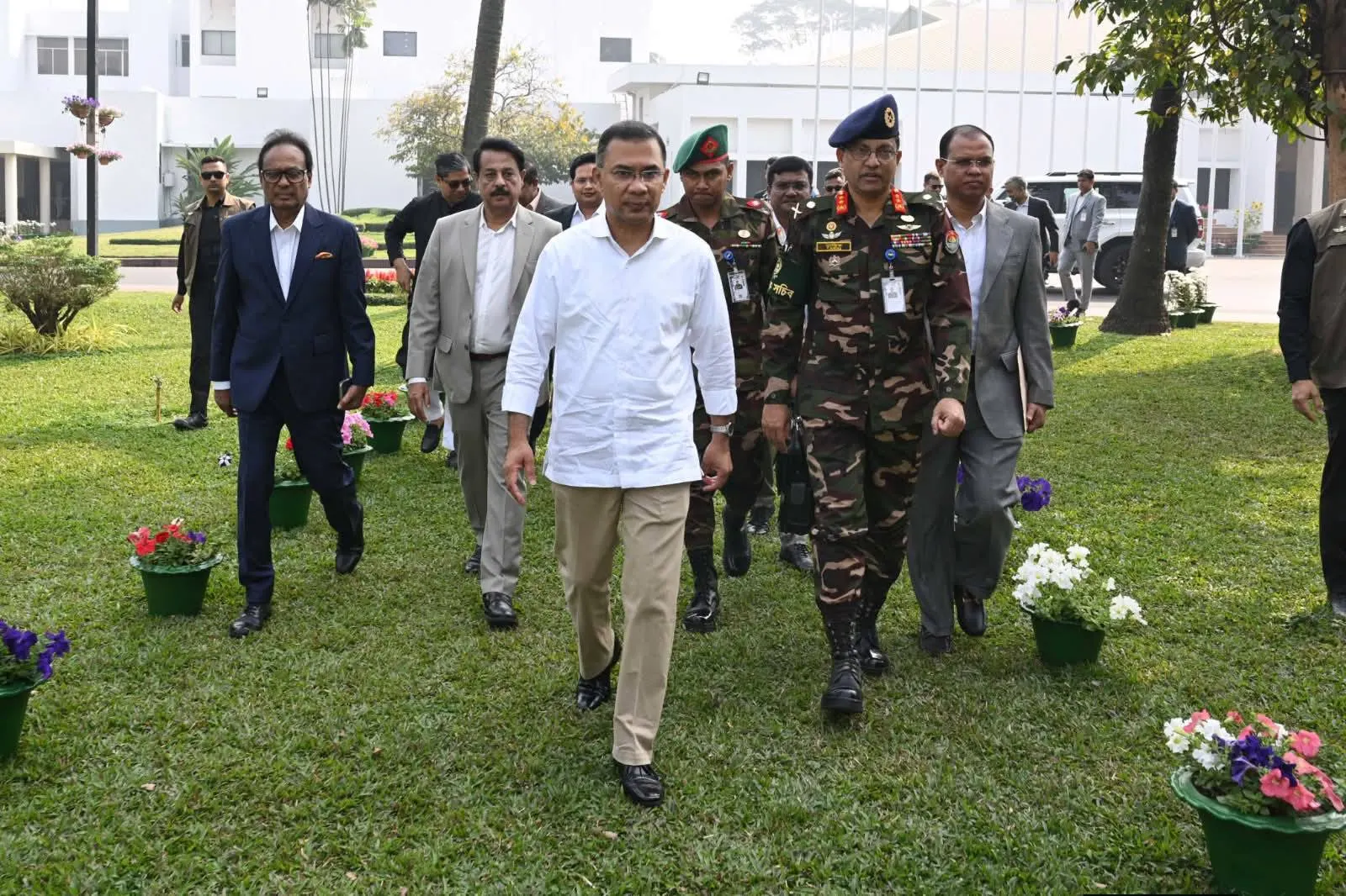 প্রথমবারের মতো তেজগাঁও কার্যালয়ে অফিস করছেন প্রধানমন্ত্রী তারেক রহমান