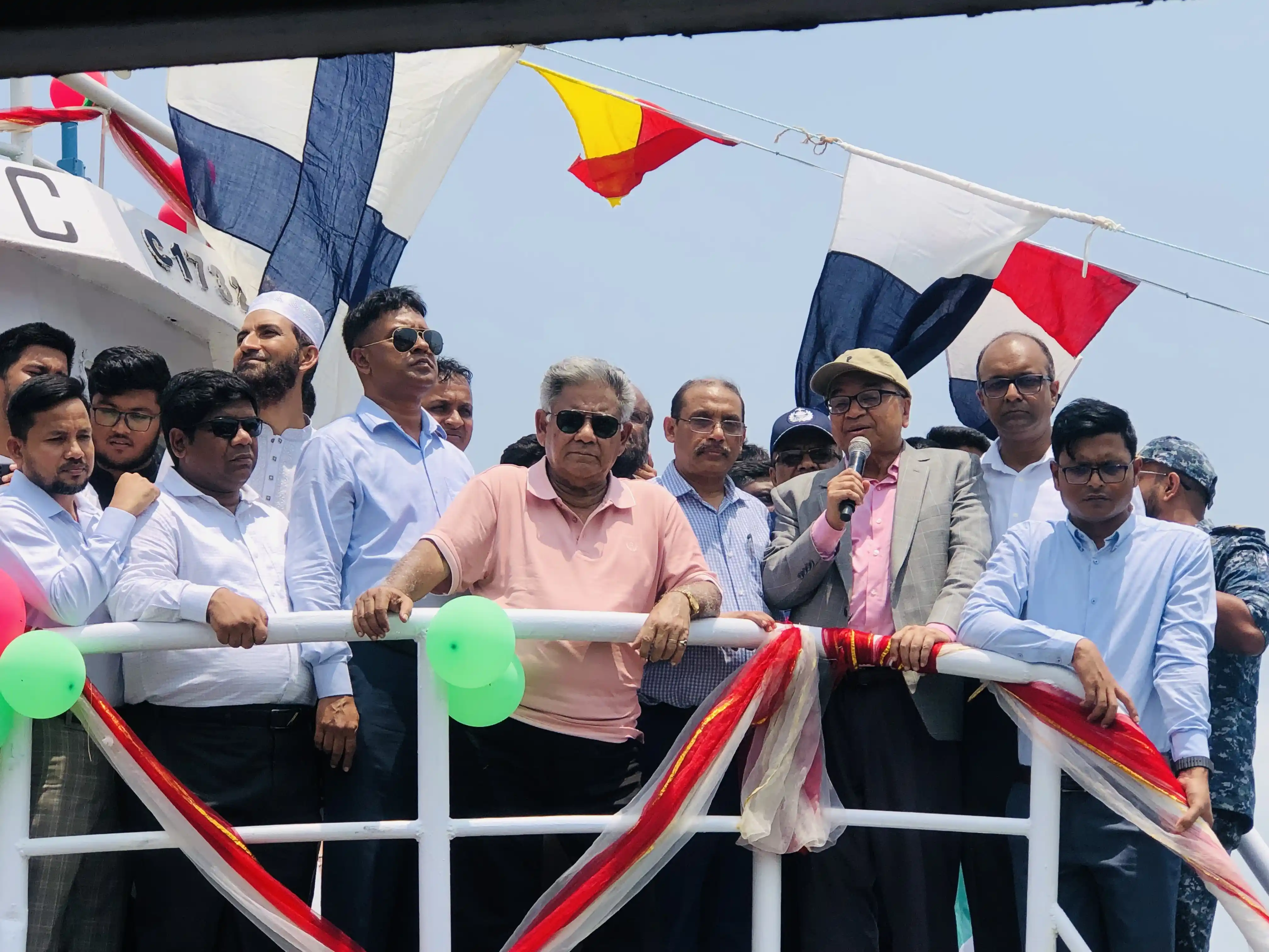 আনুষ্ঠানিকভাবে কক্সবাজার-মহেশখালী নৌপথে যুক্ত হলো আধুনিক সি-ট্রাক