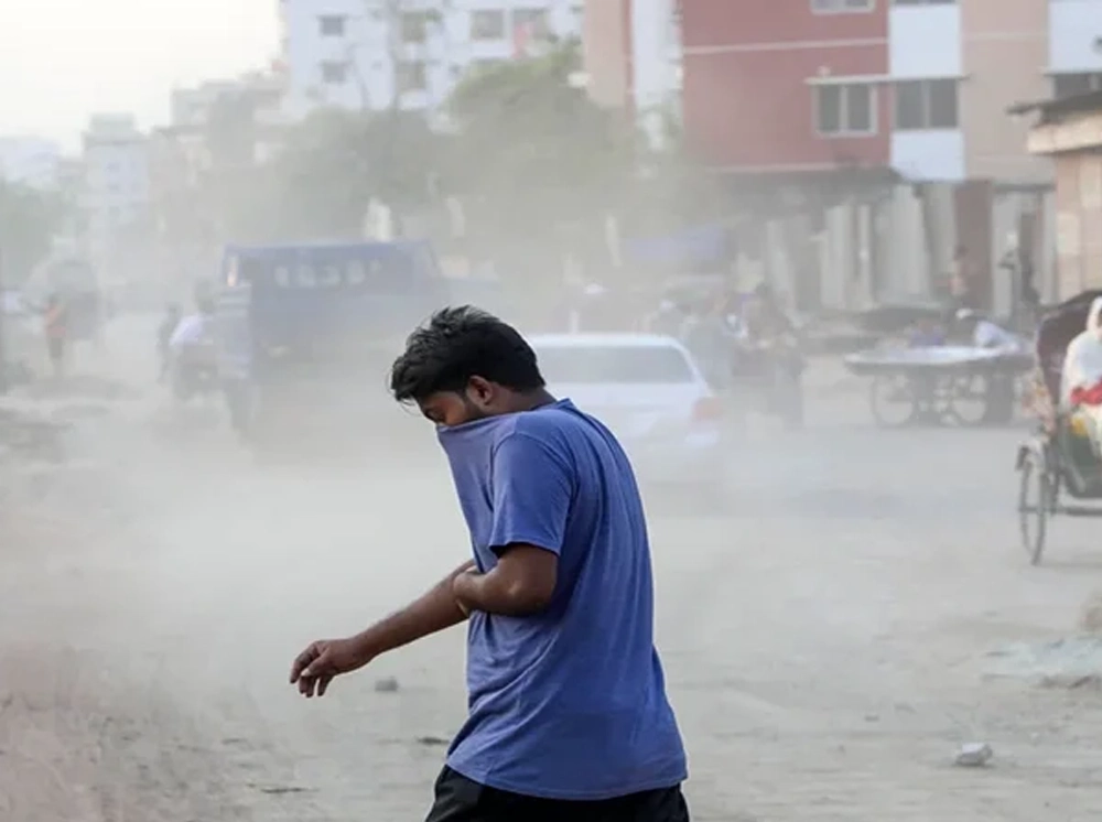 বায়ুদূষণের শীর্ষে জাকার্তা, ঢাকার অবস্থান কত