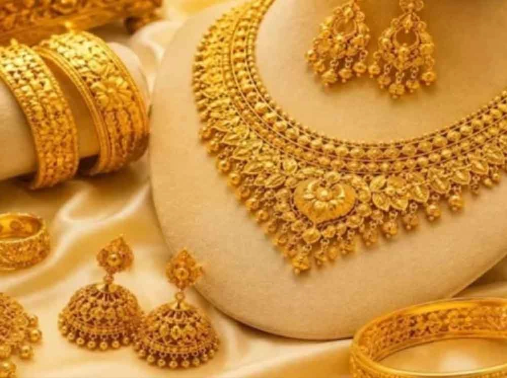 দেশের বাজারে কমলো স্বর্ণের দাম