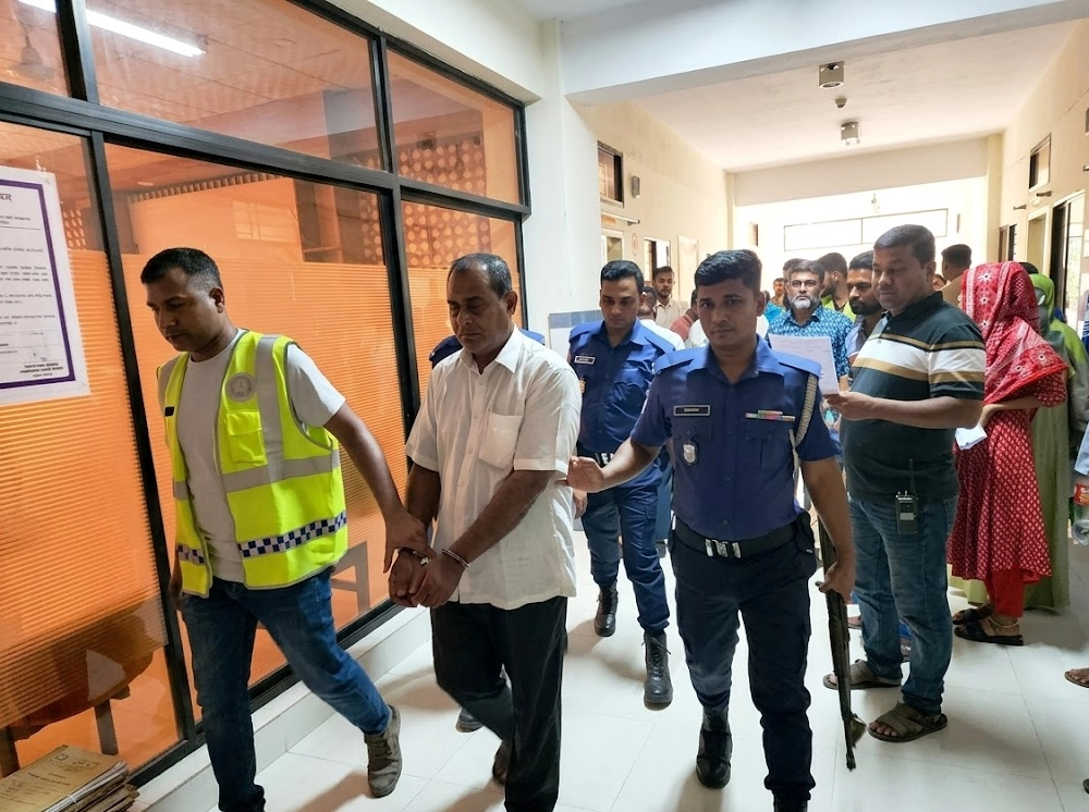 অ্যাম্বুলেন্স চালকের অবহেলায় রোগী মৃত্যুর অভিযোগ, চালক আটক