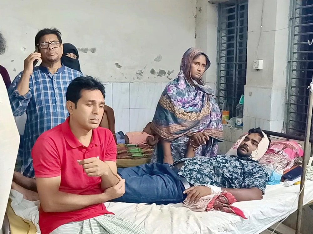 চাটমোহরে বিএনপির দুই গ্রুপের সংঘর্ষে আহত ৮