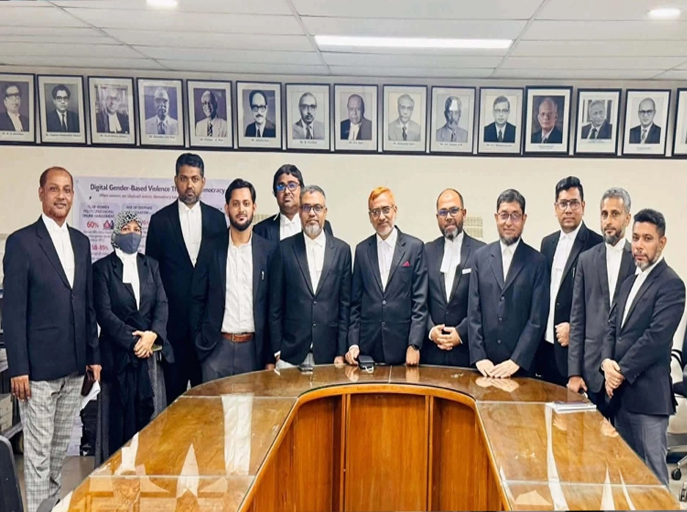 একযোগে জামায়াতপন্থি ১৭ ডেপুটি ও সহকারী অ্যাটর্নি জেনারেলের পদত্যাগ