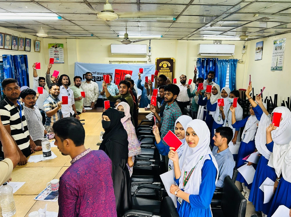 লক্ষ্মীপুরে বর্জ্য ব্যবস্থাপনায় শিশুশ্রমকে ‘লাল কার্ড’ প্রদর্শন