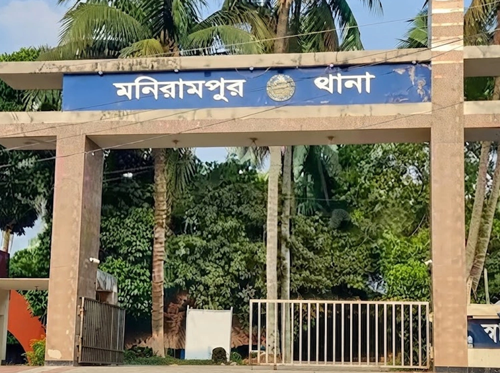 রাস্তা থেকে তুলে নিয়ে স্কুলছাত্রীকে ‘ধর্ষণ’