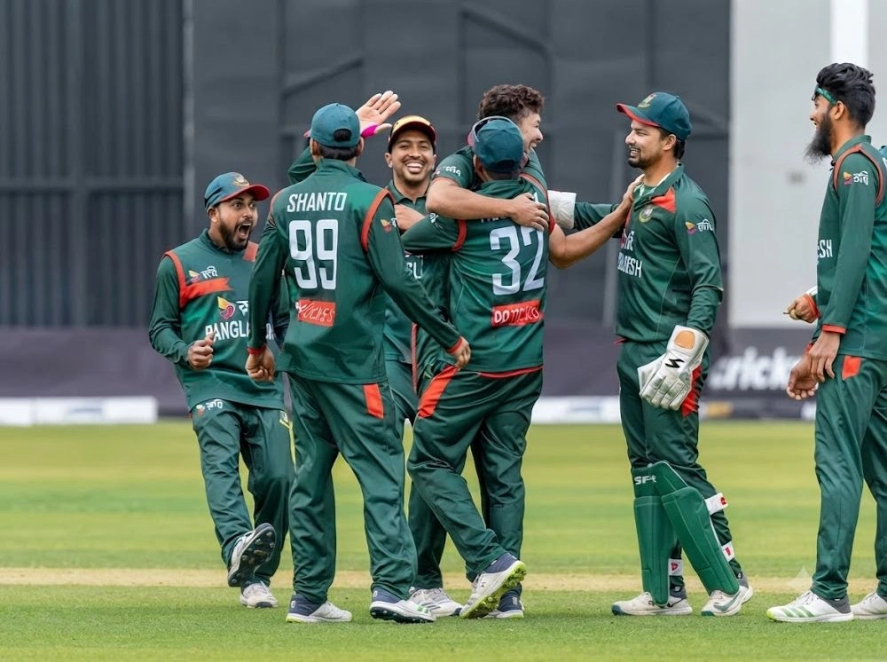 জিম্বাবুয়ের কাছে সিরিজ হারের পর শাস্তি পেল বাংলাদেশ