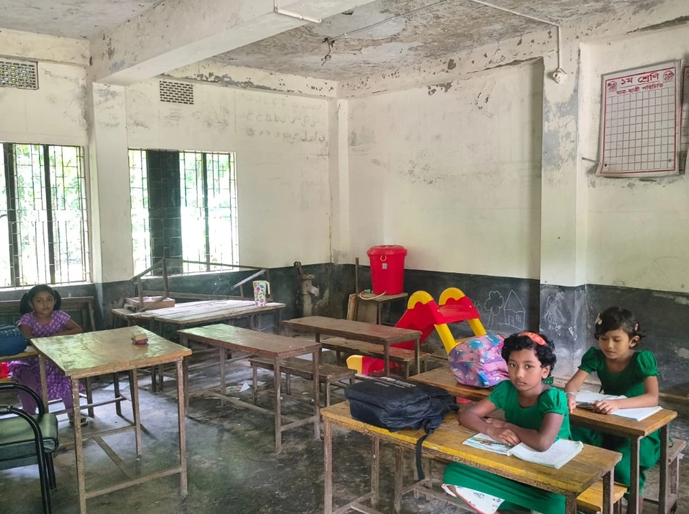 পাবনায় ‘ভুতুড়ে’ শিক্ষার্থী দেখিয়ে স্কুল ফিডিংয়ের শিশুখাদ্য ভাগাভাগির অভিযোগ