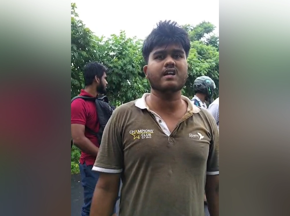 মাদকদ্রব্য ছিটিয়ে মোবাইল ব্যাংকিং কর্মীর পাঁচ লাখ টাকা ছিনতাই