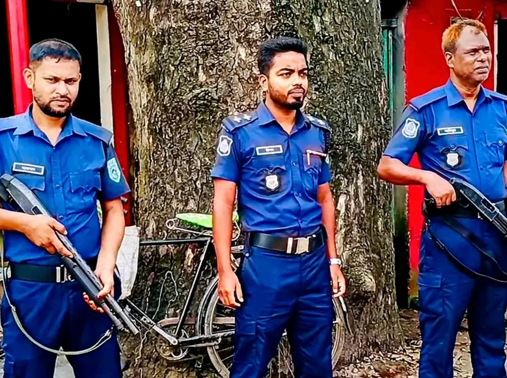 হিলিতে নিরাপত্তা ব্যবস্থা জোরদার