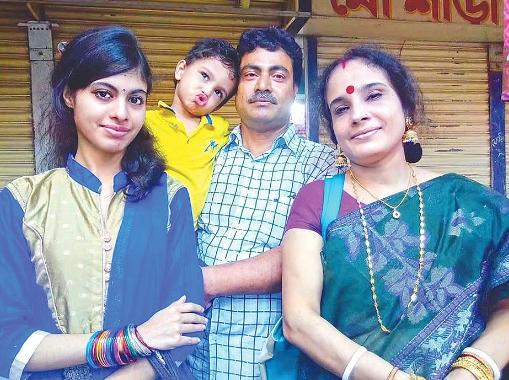 নিহত প্রীতিলতা মাঝরাতে তার বোনকে কল করেছিলেন কেন