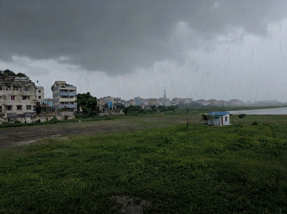 বৃষ্টি হলেও কমছে না ভ্যাপসা গরম, কারণ জানাল আবহাওয়া বিভাগ