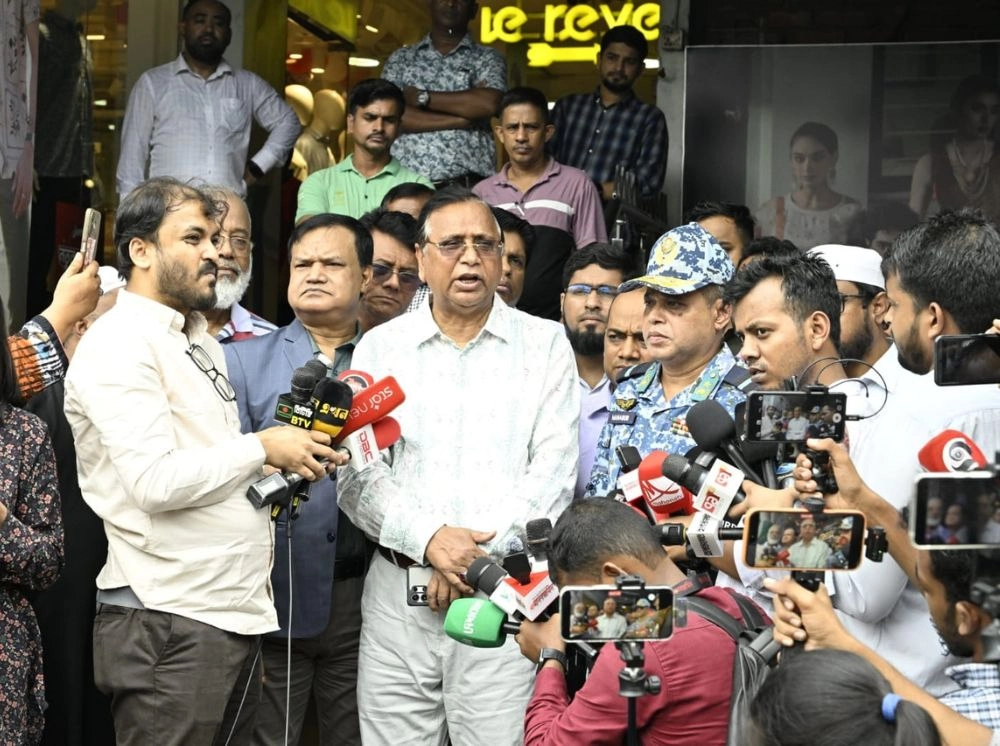 ডিএসসিসির নাগরিক সেবা নিশ্চিতে মাঠে সমন্বিত অভিযান