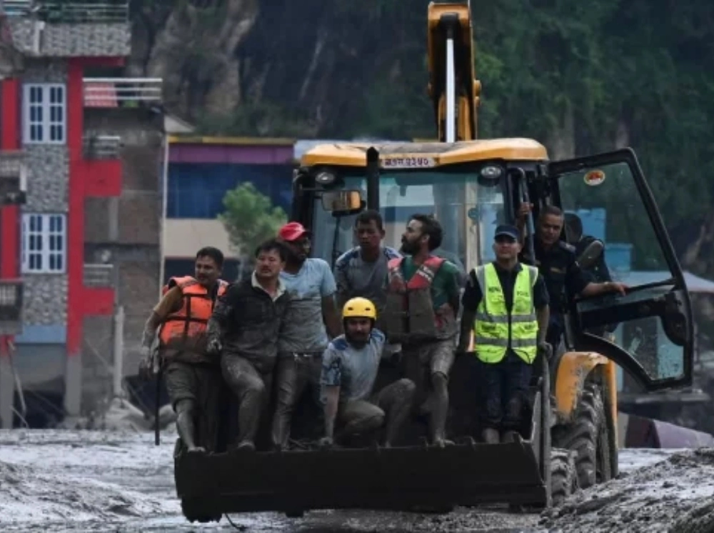 বন্যা মোকাবিলায় বিদেশি সহায়তার সিদ্ধান্ত বদলাল নেপাল