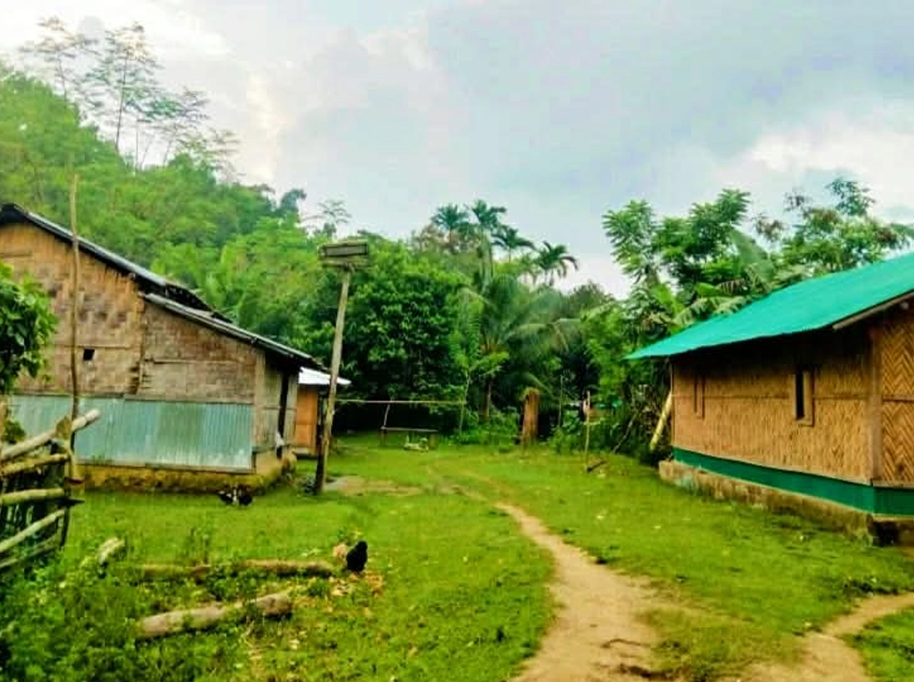 আলো ঝলমলে কাপ্তাইয়ের অদূরেই আঁধারে নিমজ্জিত ‘কলাবুনিয়া পাড়া’