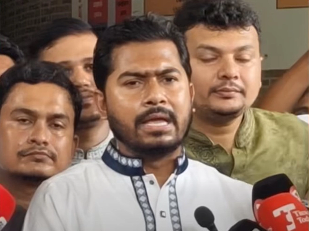 আমির হামজার মতো আলেমদের ইমামতি করতে দেওয়া উচিত না: নুর