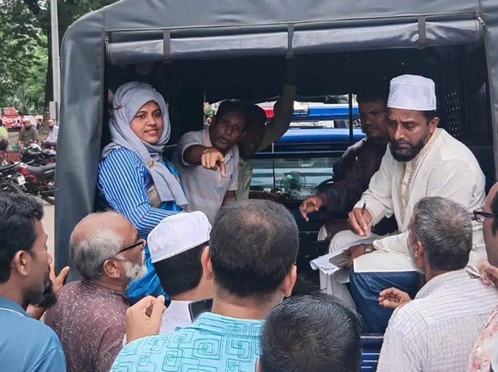 শিক্ষামন্ত্রীর সাথে দেখা করতে মন্ত্রণালয়ে ৪ শিক্ষক