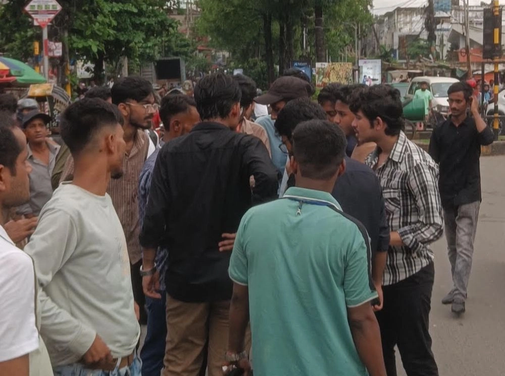 সংবাদ সংগ্রহে গিয়ে হামলার শিকার টাইমস টুডের প্রতিনিধি