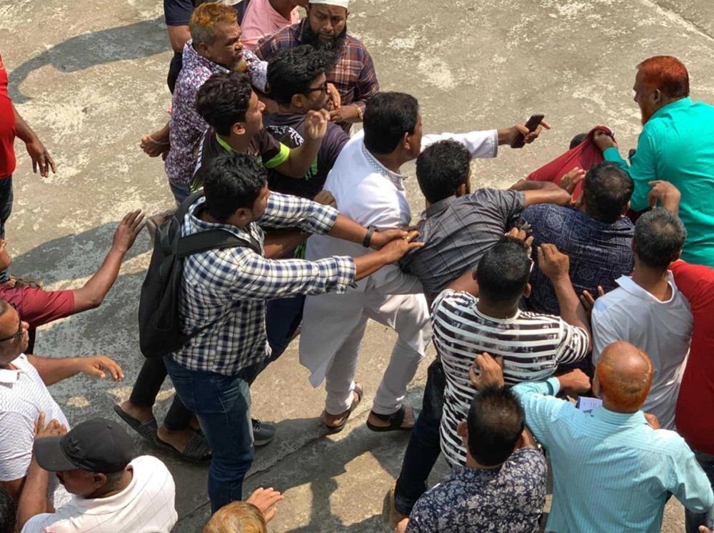 তিন মাসে গড়ে ৩ শতাধিক খুন, নিয়ন্ত্রণে বাধা কোথায়
