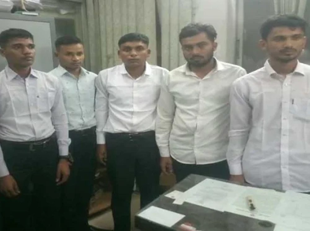 প্রক্সি দিয়ে লিখিত পরীক্ষায় উত্তীর্ণ, মৌখিক দিতে এসে ৬ প্রার্থী আটক