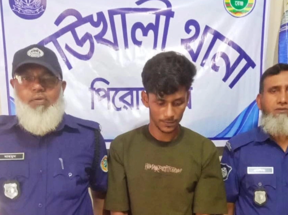 পিরোজপুরে নৌ পুলিশের ওপর হামলা, গ্রেফতার ১
