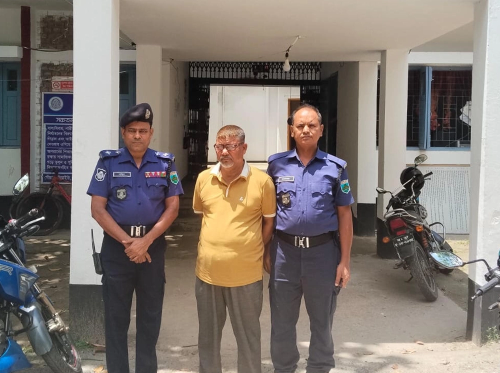 জয়পুরহাটে কিডনি বেচাকেনা চক্রের মূলহোতা গ্রেফতার