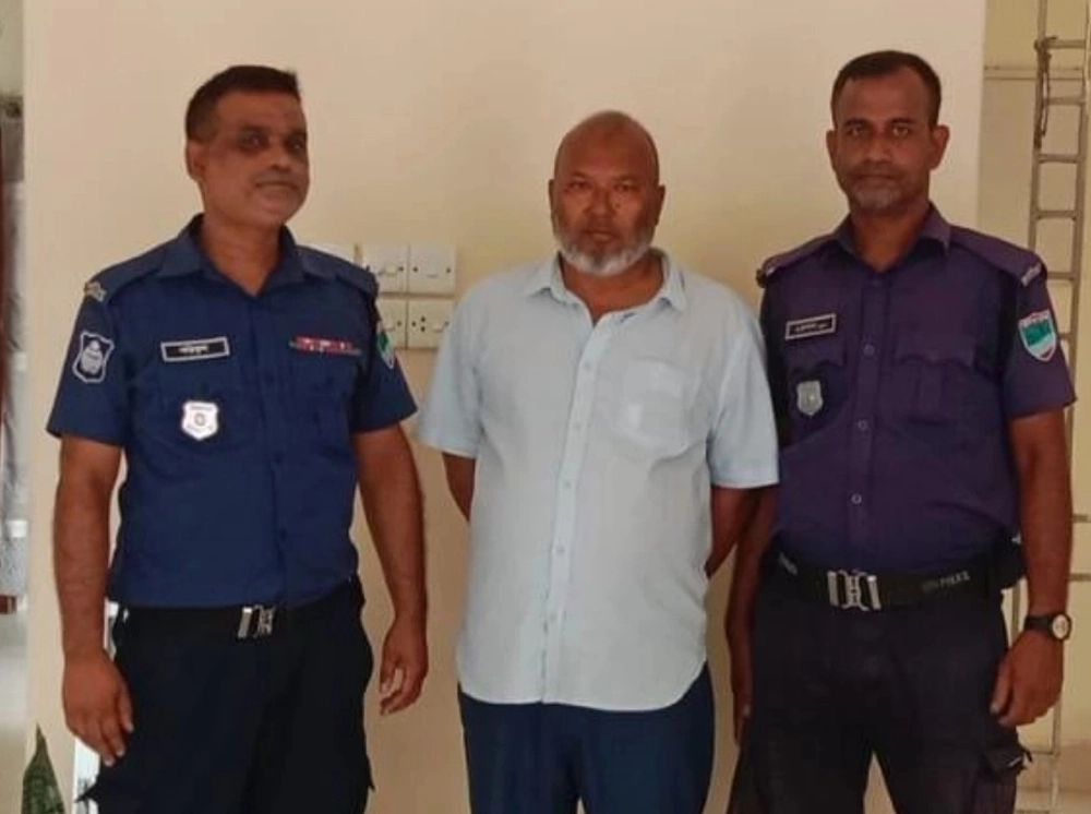 টাঙ্গাইলের আ.লীগ নেতা বেনাপোল ইমিগ্রেশনে আটক