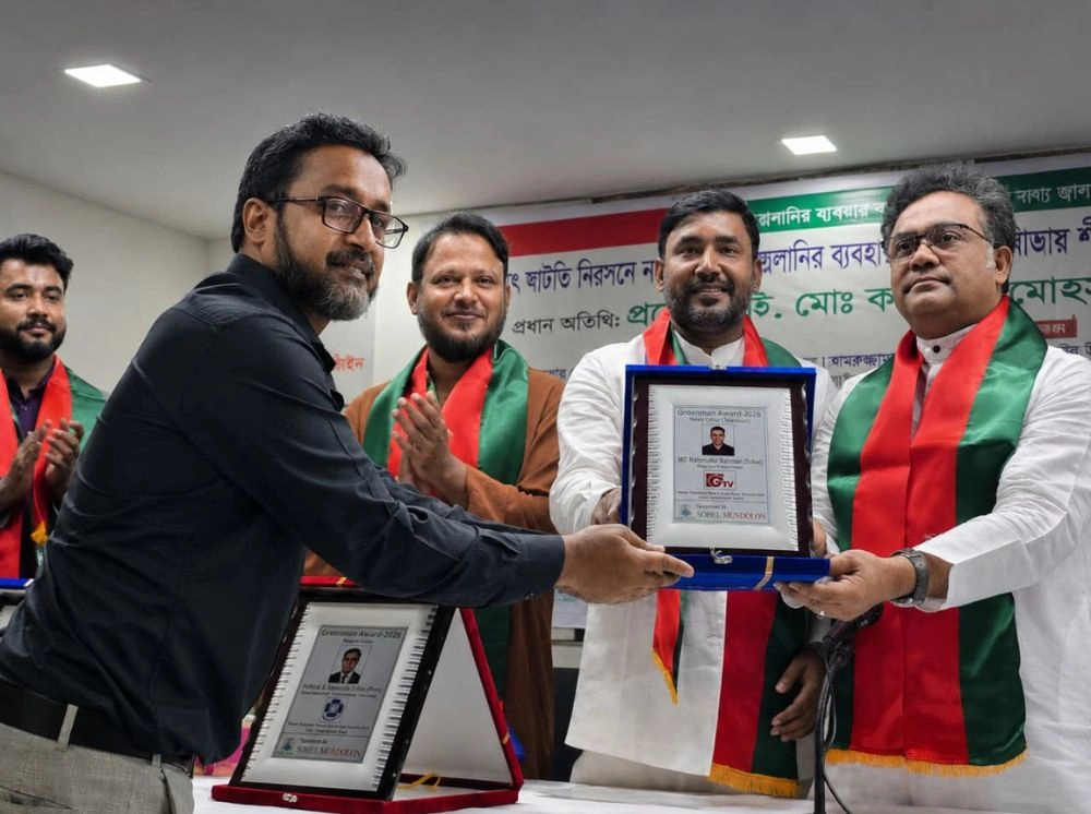 পরিবেশ সাংবাদিকতায় ‘গ্রিনম্যান অ্যাওয়ার্ড’ পেলেন মাহমুদ সোহেল