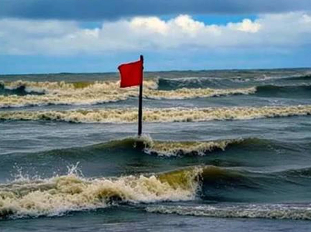 বঙ্গোপসাগরে গভীর নিম্নচাপ, সমুদ্রবন্দরে ৩ নম্বর সতর্কসংকেত