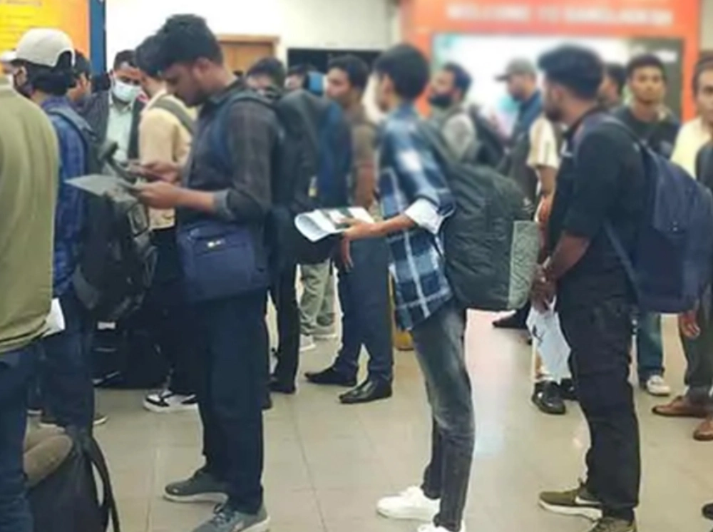 কম্বোডিয়ায় উদ্ধার ৩৮ বাংলাদেশি দেশে ফিরছে আজ