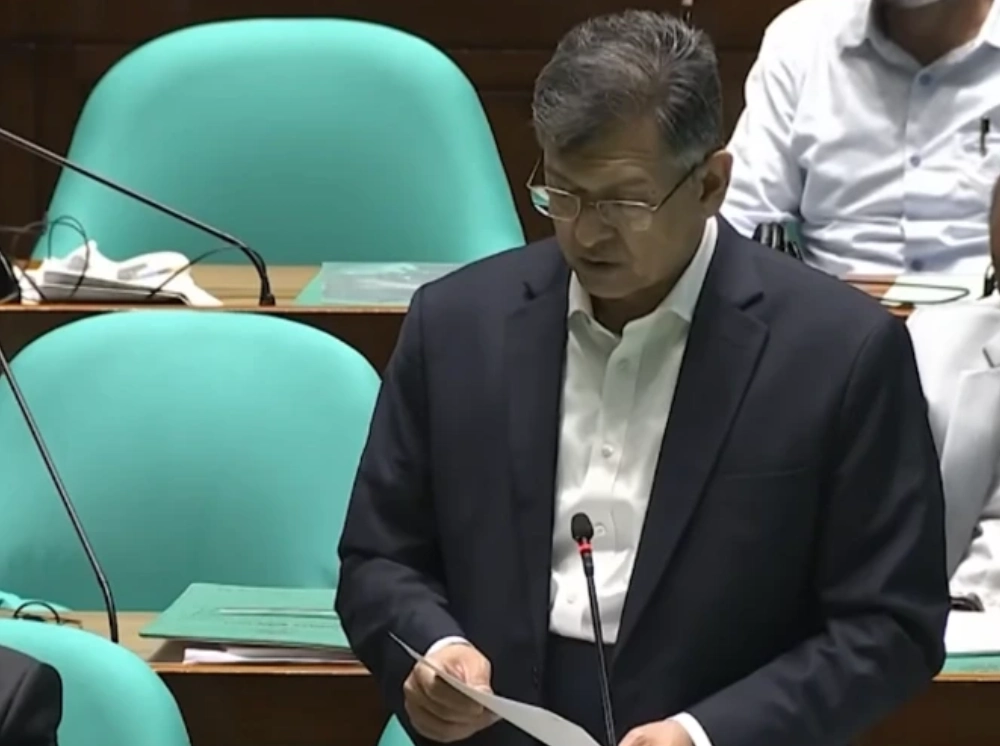 ব্যাটারিচালিত অটোরিকশায় নম্বর প্লেট ও কিউআর কোড চালুর পরিকল্পনা: স্বরাষ্ট্রমন্ত্রী