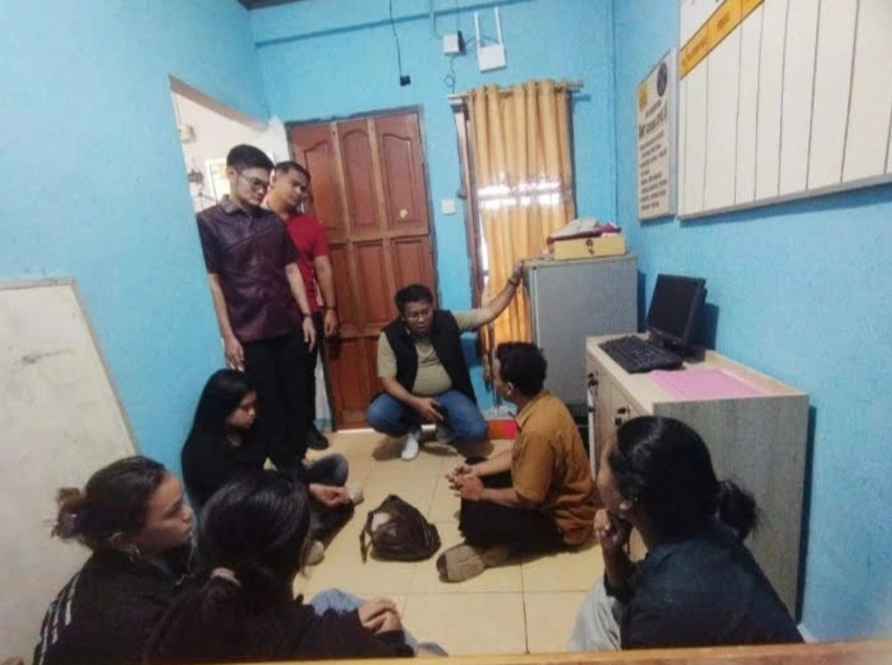 ইন্দোনেশিয়ায় অবৈধ প্রবেশের সময় ৮ বাংলাদেশি আটক