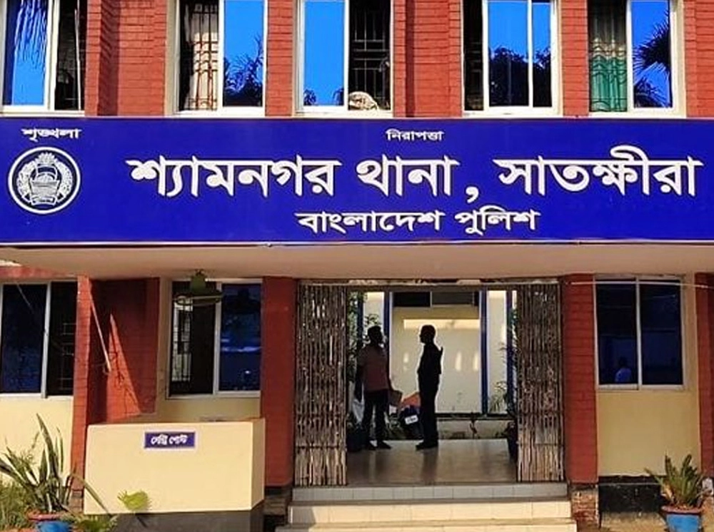 কেওড়া গাছ থেকে পড়ে প্রাণ গেল ৪৮ বছর বয়সী ব্যক্তির