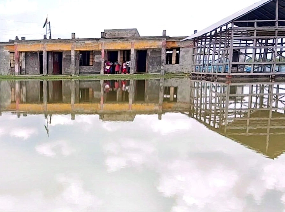 রামপালে ১৯ প্রাথমিক বিদ্যালয় ঝুঁকিপূর্ণ, আতঙ্কে ১ হাজার ৭৭০ শিশু