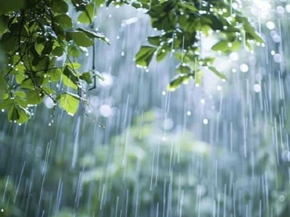 সারাদেশে বৃষ্টির আভাস, তাপমাত্রা কমার সম্ভাবনা