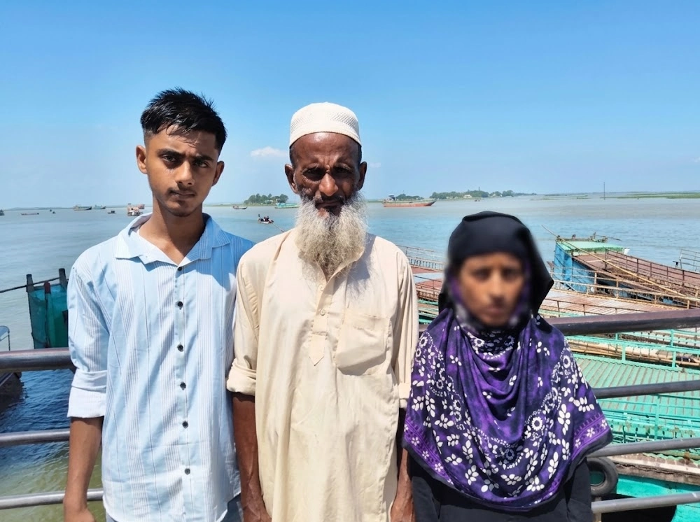 ছেলেকে বিদেশ পাঠানোর পথে সড়কে ঝরল মায়ের প্রাণ