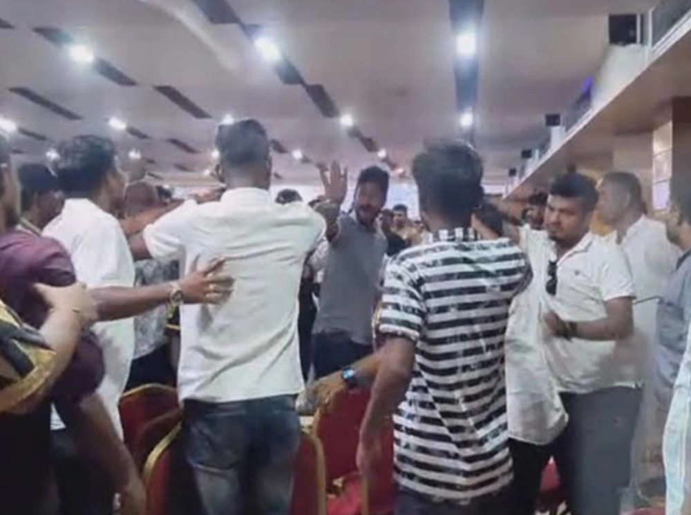 প্রতিমন্ত্রীর সামনেই ছাত্রদলের দুই পক্ষের হাতাহাতি