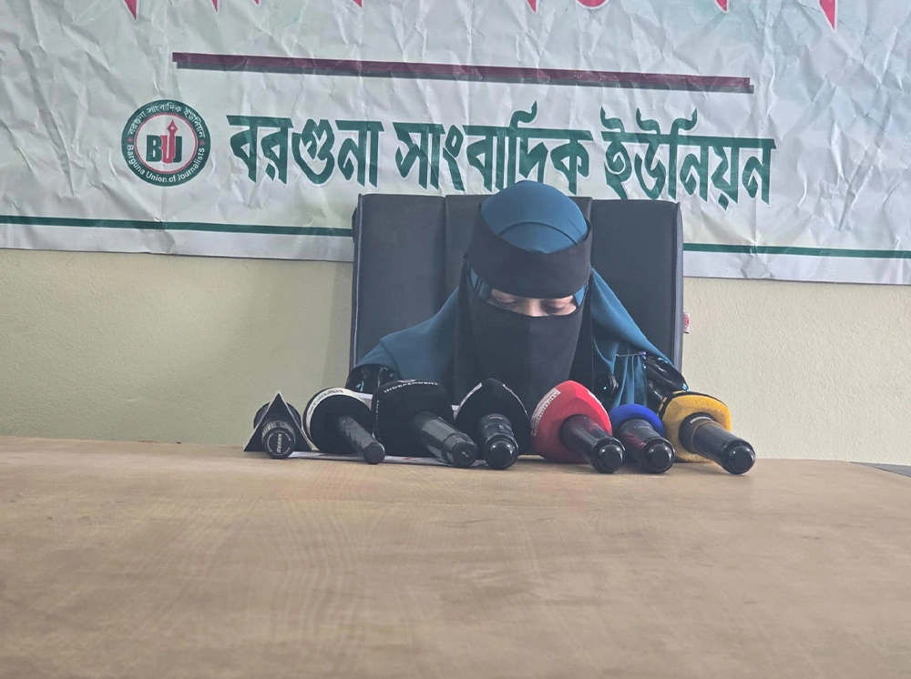 কুপ্রস্তাবে রাজি না হওয়ায় ছাত্রের মাকে পিটিয়ে জখমের অভিযোগ মাদ্রাসা শিক্ষকের বিরুদ্ধে
