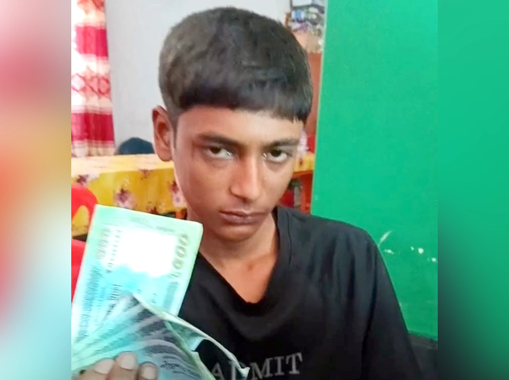 সাতক্ষীরায় জাল নোটসহ কিশোর আটক
