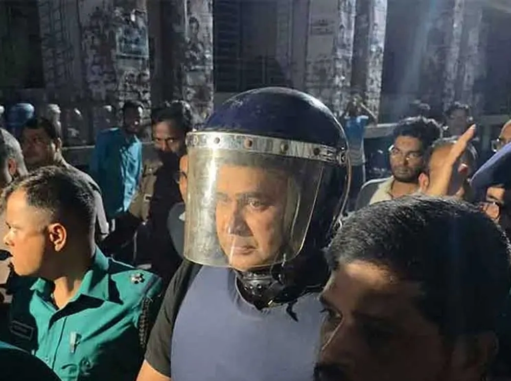 রাষ্ট্রদ্রোহ মামলায় সাবেক ওসি রাকিবুল ৫ দিনের রিমান্ডে