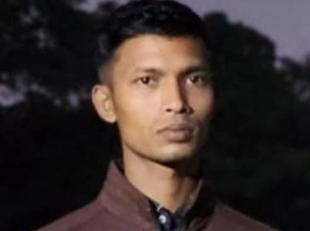 সন্তান প্রসবের খরচ জোগাতে না পেরে নবজাতক রেখে যুবকের আত্মহত্যা