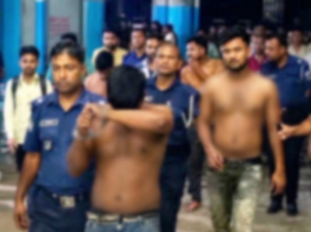 বগুড়ায় হাসপাতালে সংঘর্ষ, ইন্টার্ন চিকিৎসকদের কর্মবিরতি