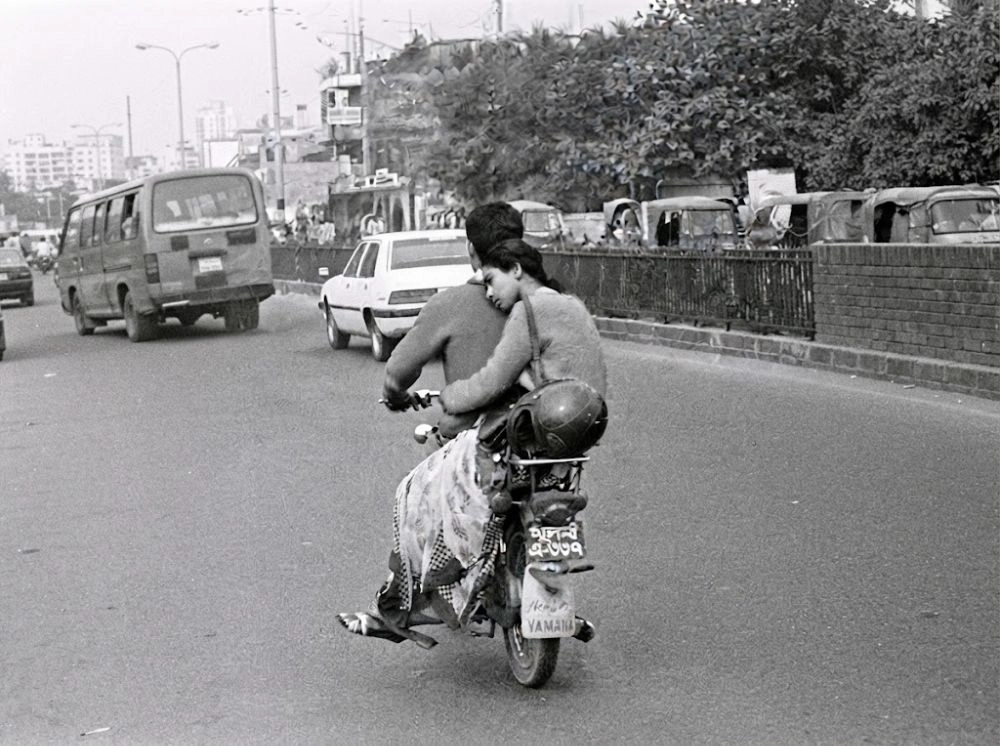 ফেসবুকে ভাইরাল নব্বই দশকের ছবি, বানাবেন যেভাবে