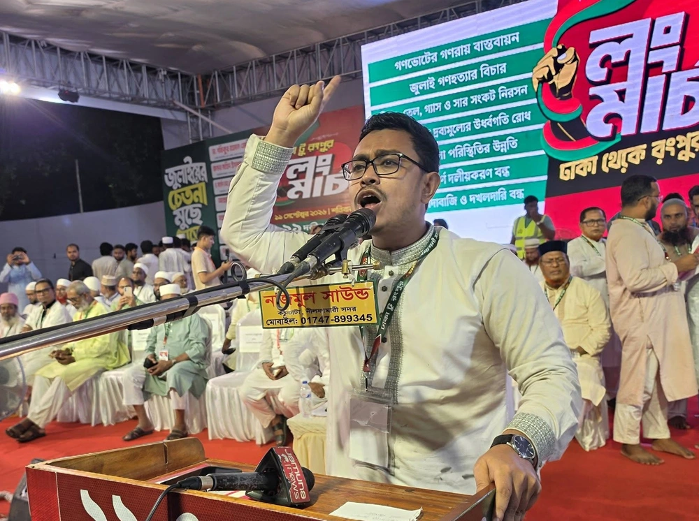 ৮ দফা দাবি আদায় না করে ঘরে ফিরব না: সাদিক কায়েম
