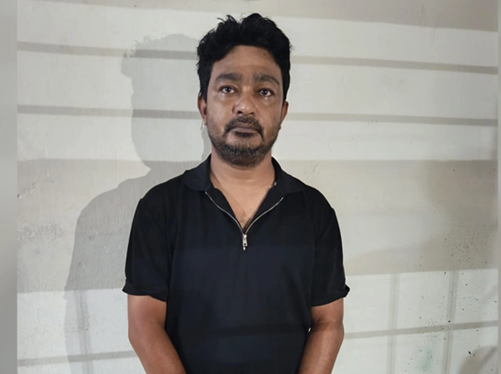 অগ্রণী ব্যাংকের পলাতক ক্যাশ অফিসার সোহাগ গ্রেফতার
