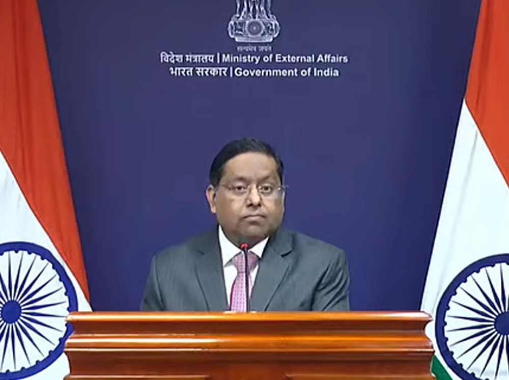 বাংলাদেশের সাথে ইতিবাচক ও গঠনমূলক সম্পর্ক চায় ভারত: জয়সোয়াল