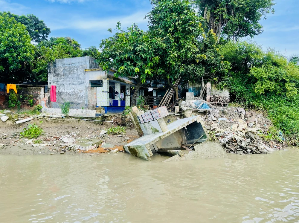 ভৈরবের ভাঙনে ঘরহারা মানুষ, থমকে গেছে মেয়েদের বিয়ের স্বপ্ন