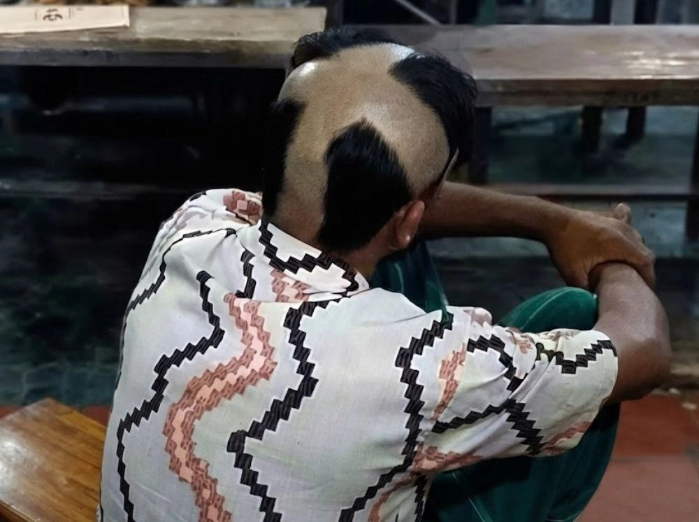চুরি করা মালামাল বিক্রির চেষ্টা, ধরা খেয়ে বদলে গেল চেহারা